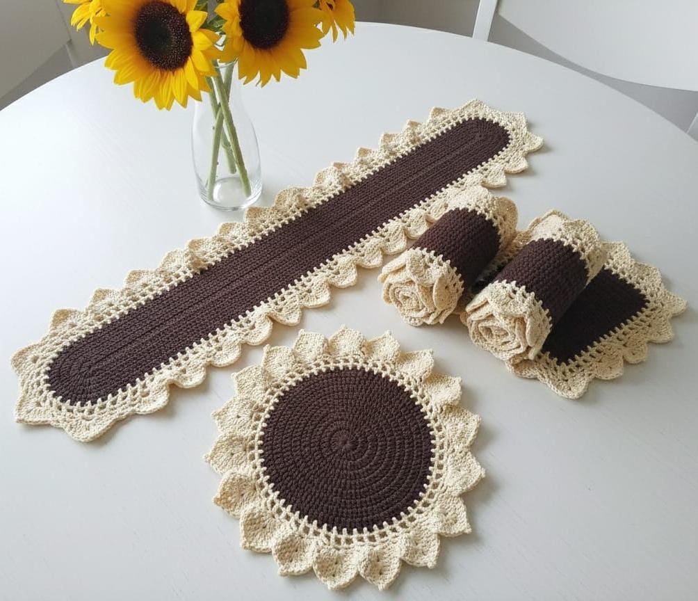 Mesa Posta em Crochê - Modelo 10